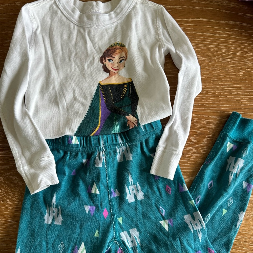 Hanna Andersson Disney frozen  Anna PJs